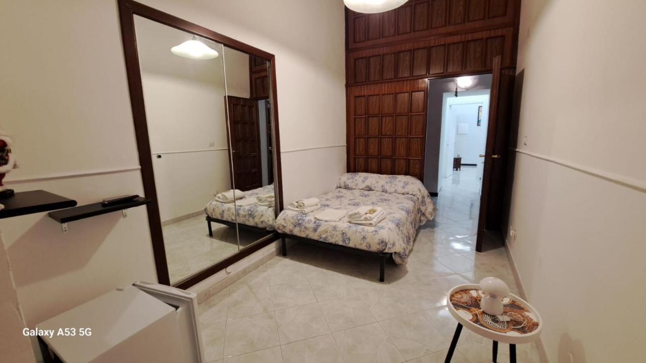 Aurora E Dad Naples Center B&B Εξωτερικό φωτογραφία